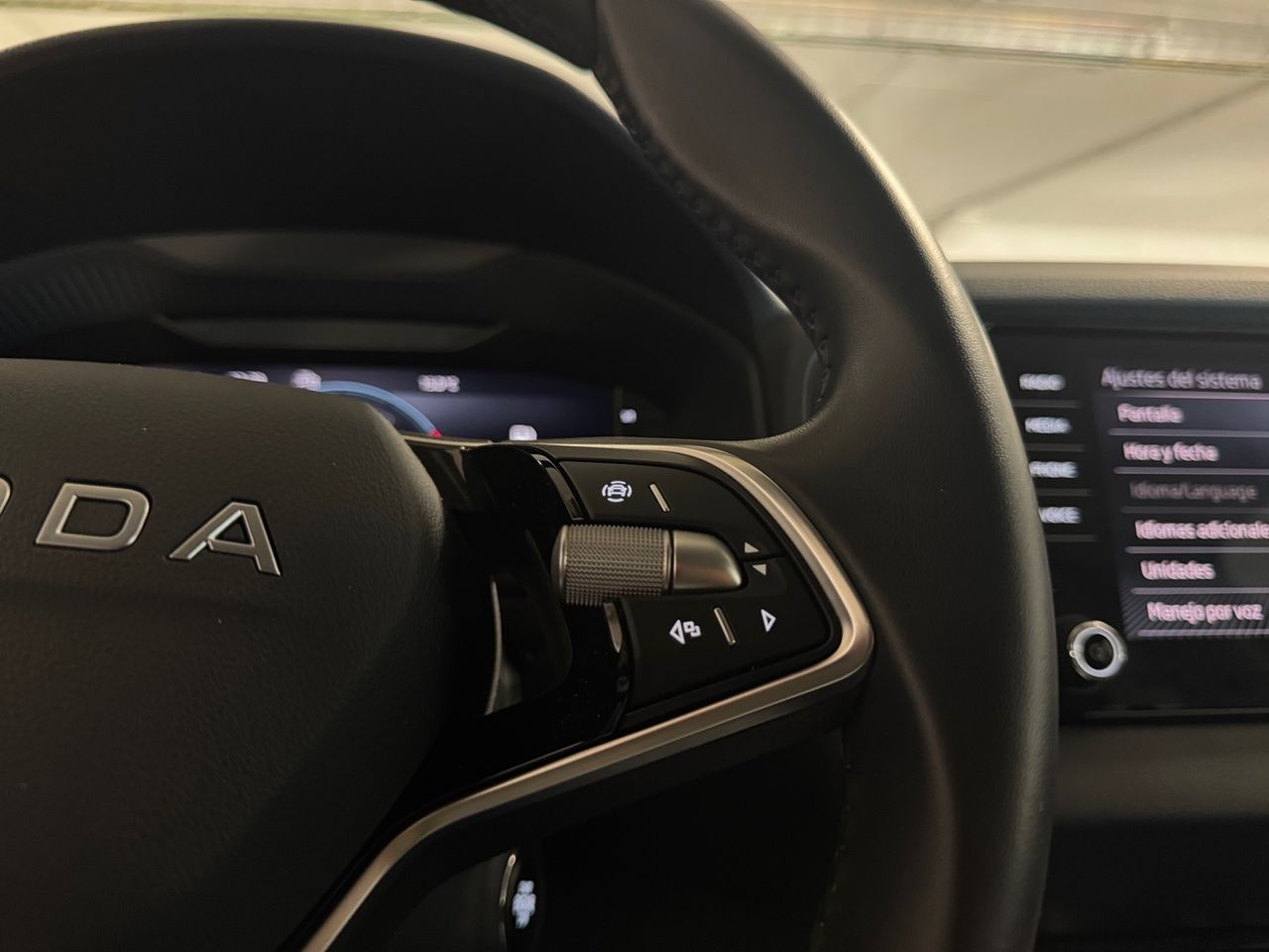 Skoda Karoq 1.5 TSI 110kW (150CV) DSG ACT Selection - foto 10