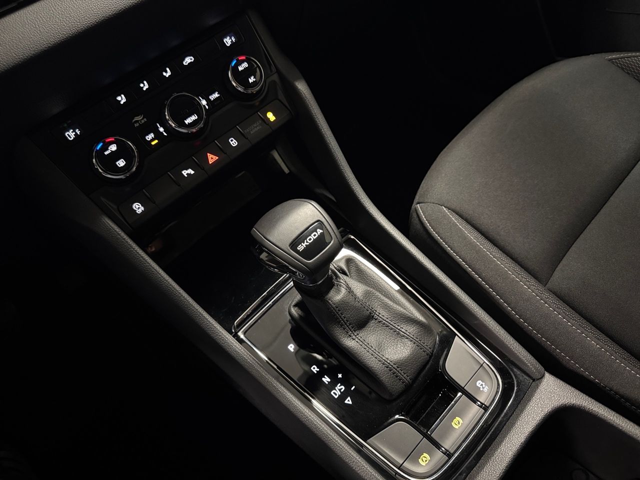 Skoda Karoq 1.5 TSI 110kW (150CV) DSG ACT Selection - foto 13