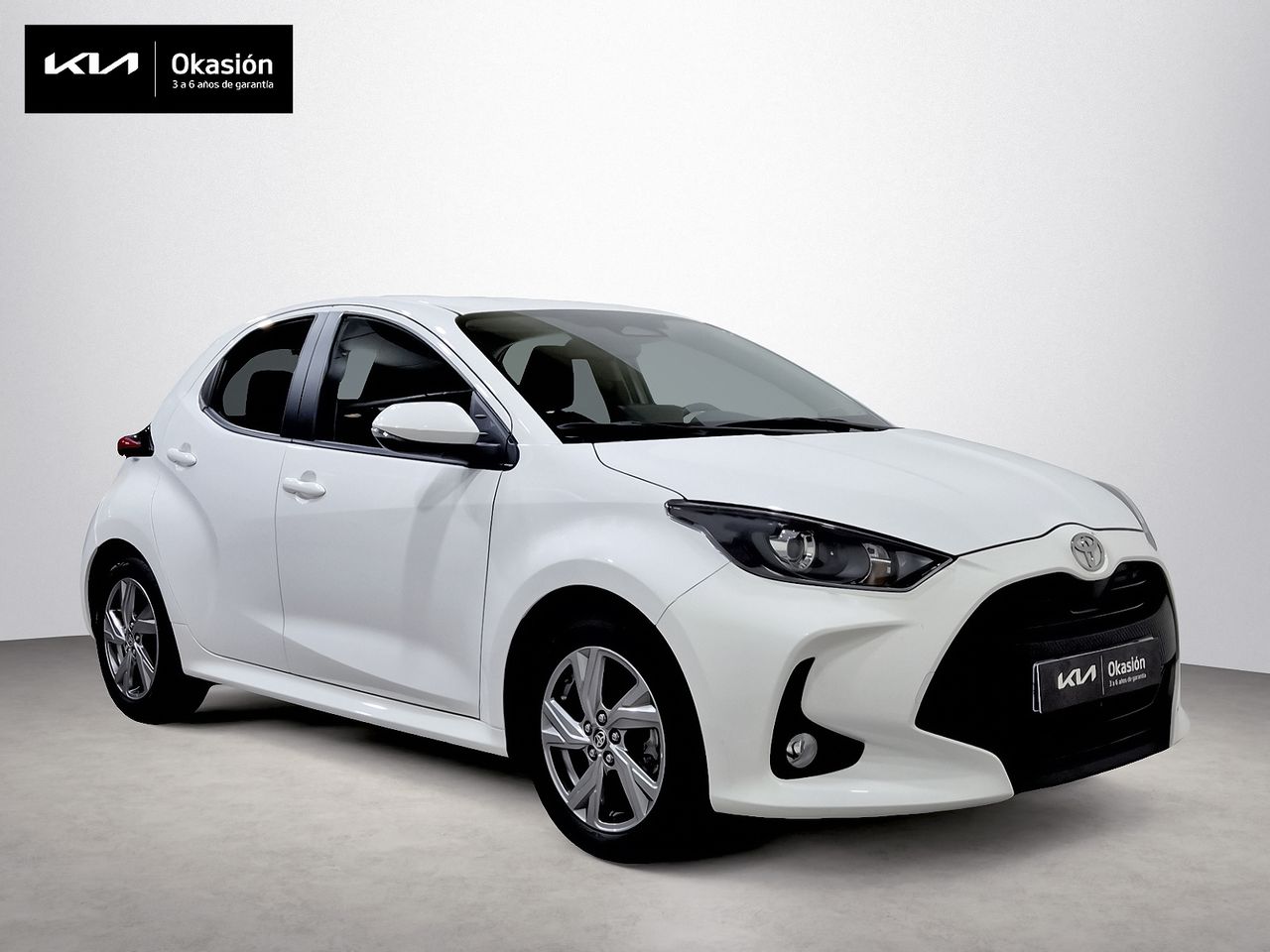 toyota yaris 2024 /