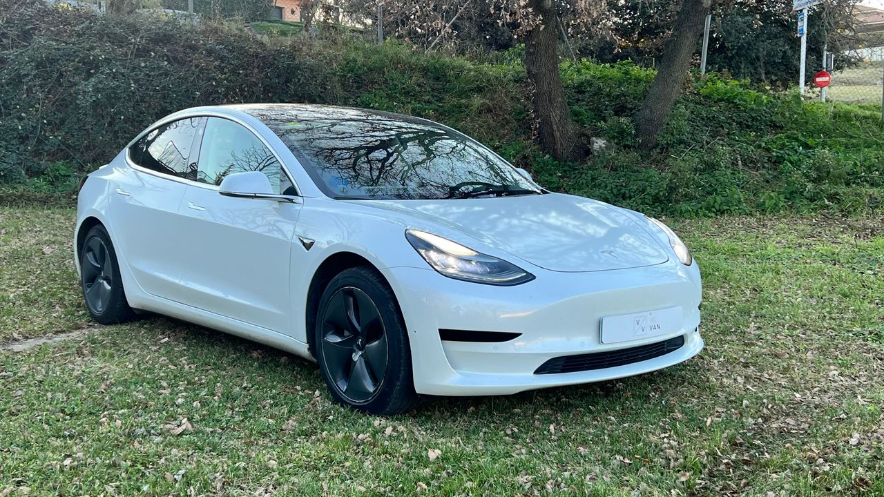 tesla model 3 2019 /