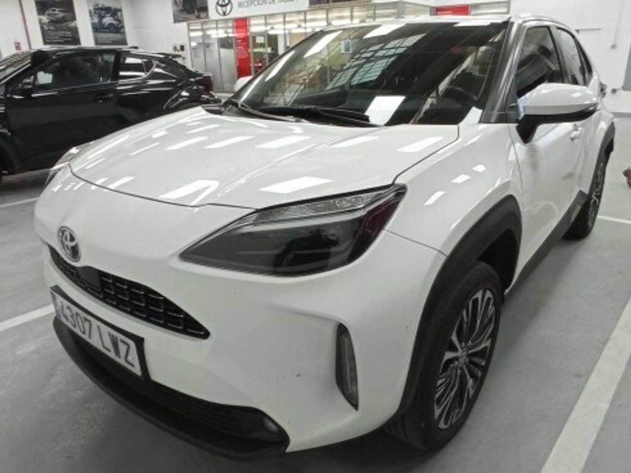Ssangyong tivoli line  de segunda mano - toyota yaris cross 2022 /