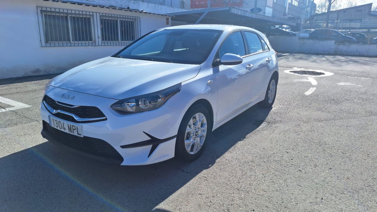 Kia Ceed 1.6 MHEV iMT 100kW (136CV) Concept