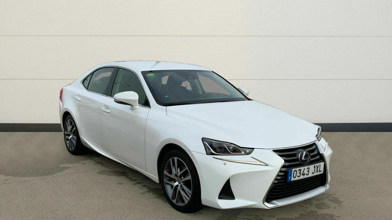 Foto lexus is 2017 /