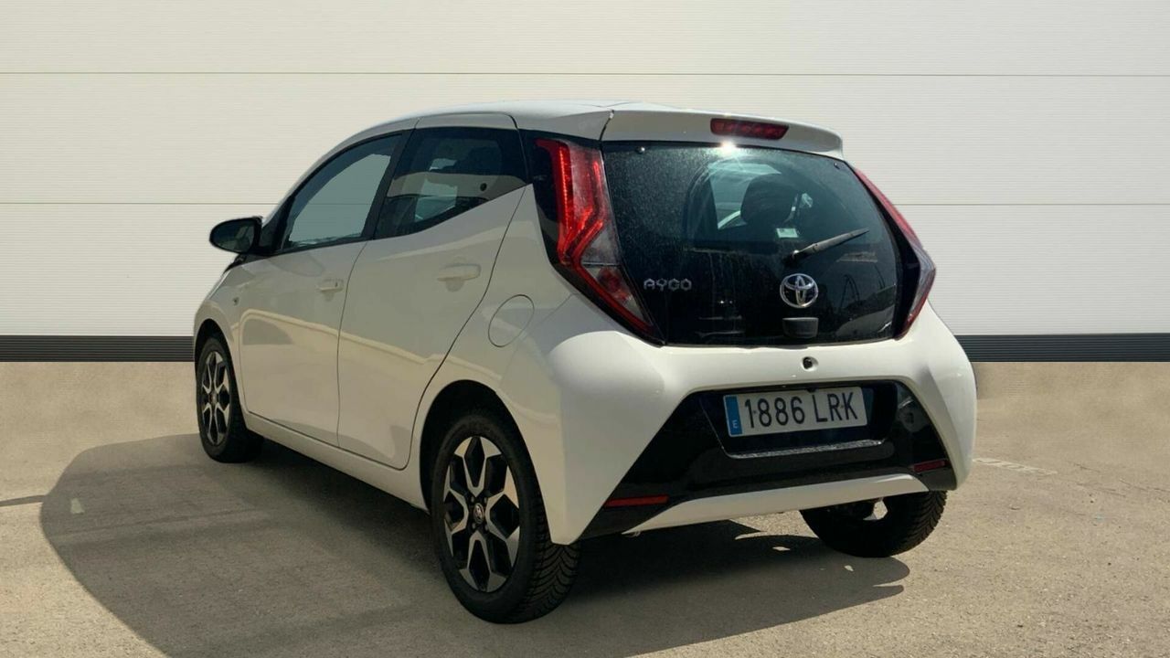toyota aygo 2021 / foto grande (2)