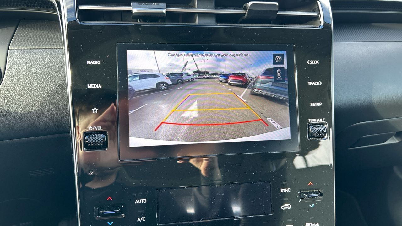 Hyundai Tucson 1.6 TGDI 169KW HEV MAXX SKY AUTO 230 5P - foto 20