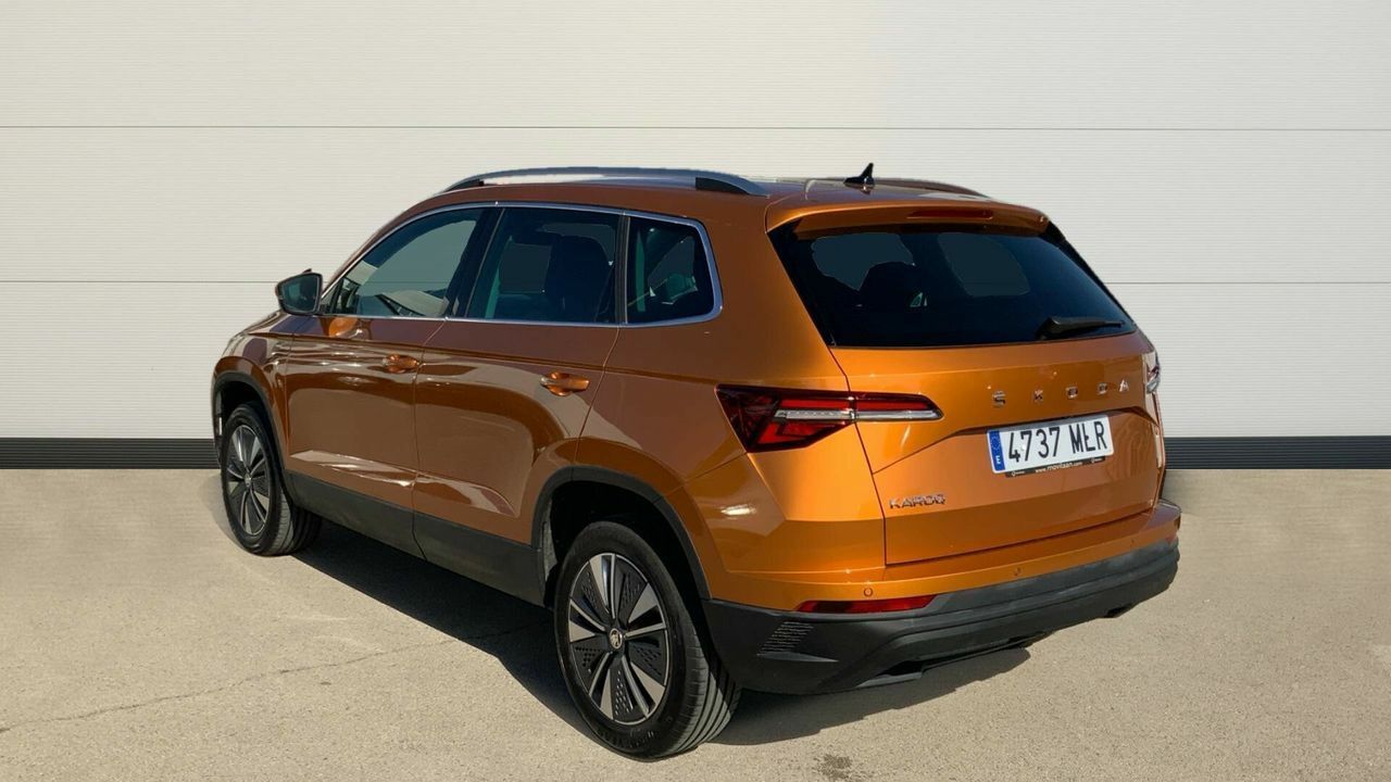 skoda karoq 2023 / foto grande (3)