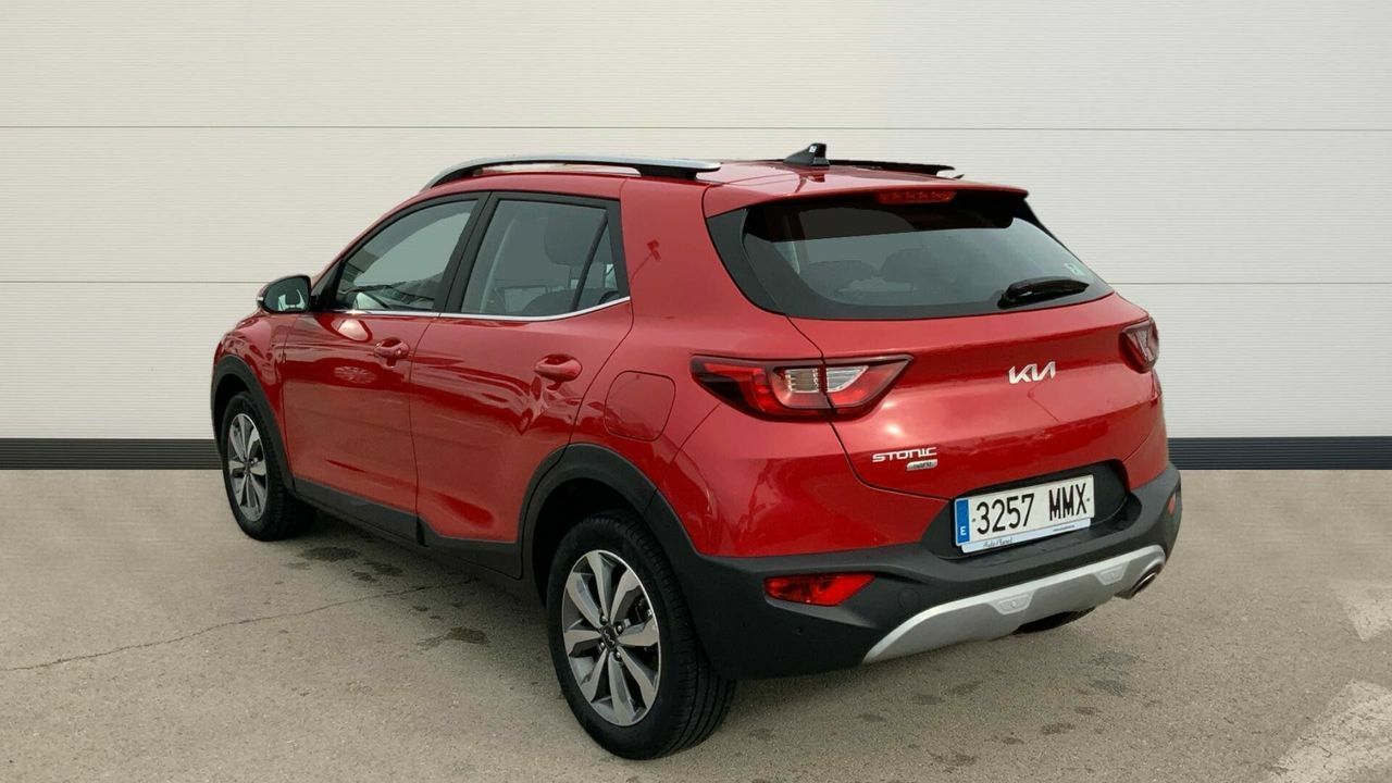 kia stonic 2024 / foto grande (3)