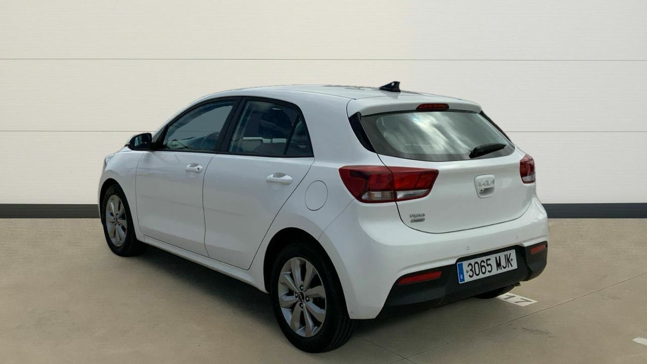 kia rio 2023 / foto grande (3)