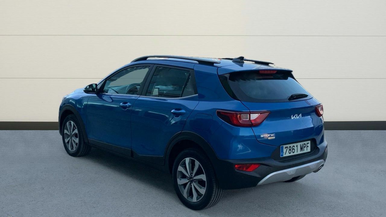 kia stonic 2024 / foto grande (3)