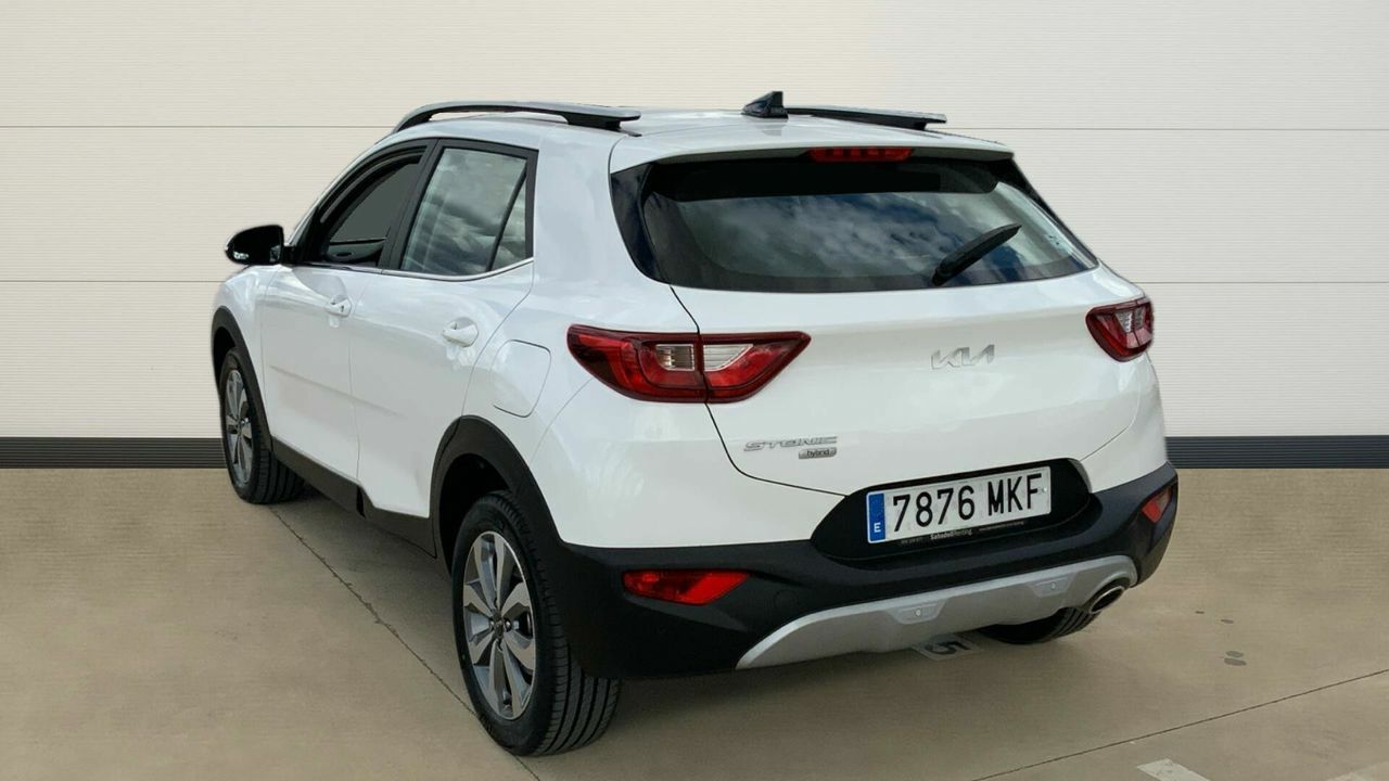 kia stonic 2023 / foto grande (3)