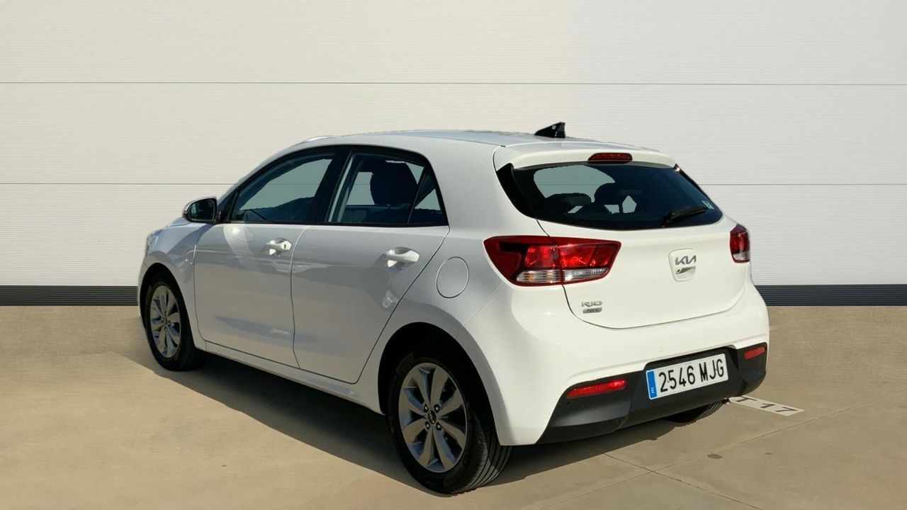 kia rio 2023 / foto grande (3)