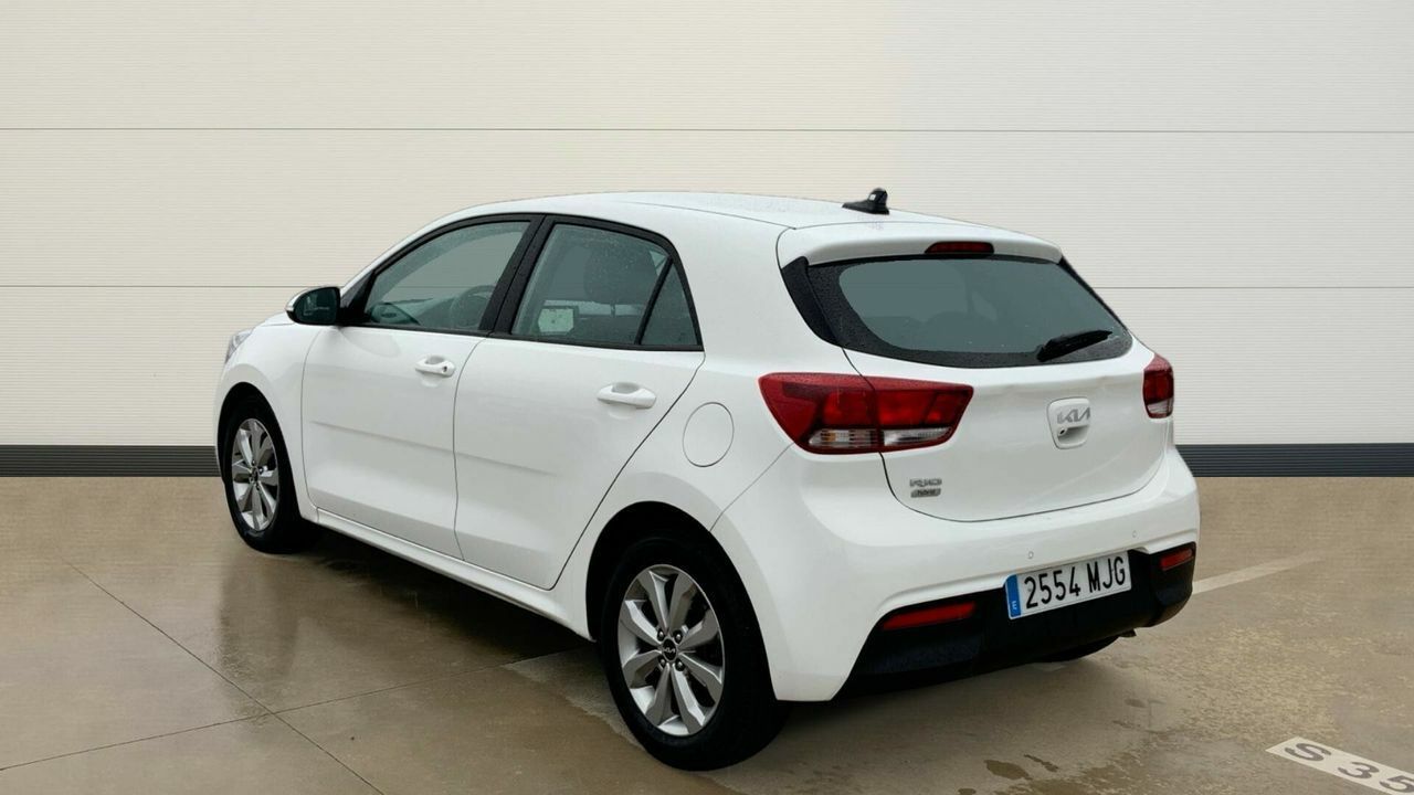 kia rio 2023 / foto grande (3)