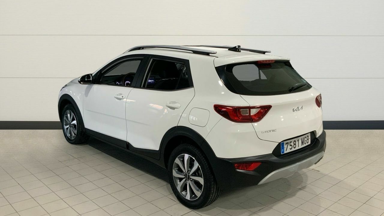 kia stonic 2023 / foto grande (3)