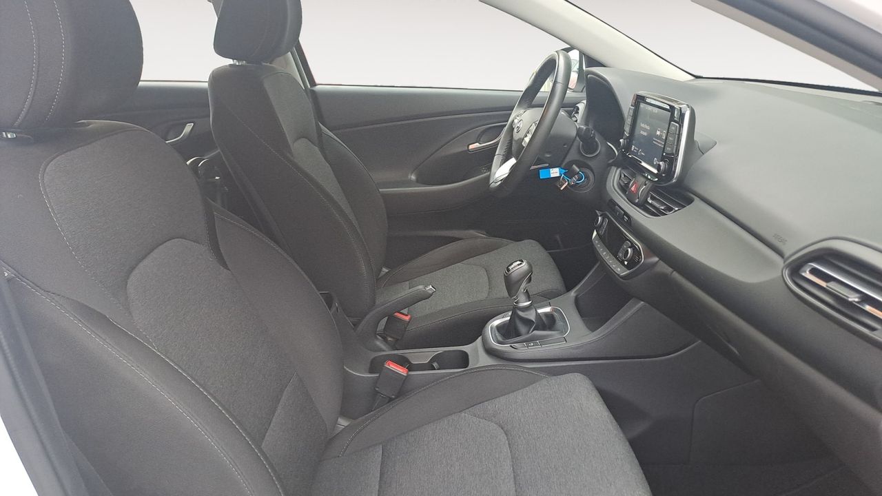 Hyundai i30 BERLINA CON PORTON 1.0 TGDI 48V KLASS 120 5P - foto 6