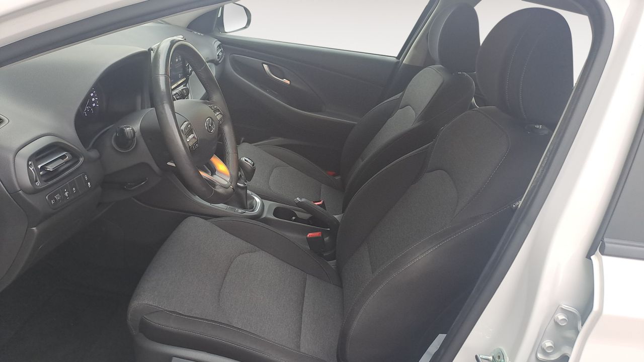 Hyundai i30 BERLINA CON PORTON 1.0 TGDI 48V KLASS 120 5P - foto 11