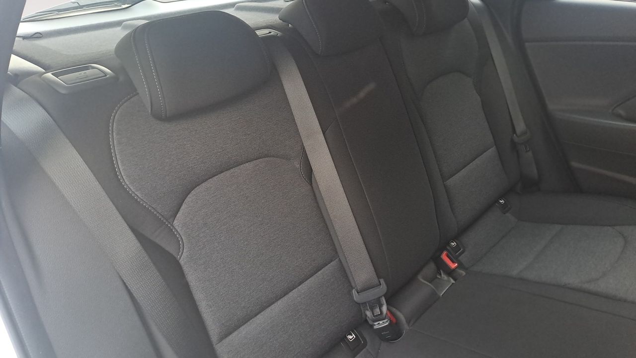 Hyundai i30 BERLINA CON PORTON 1.0 TGDI 48V KLASS 120 5P - foto 7