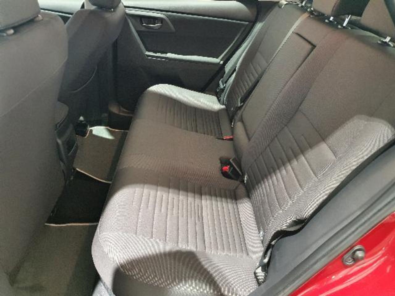 Toyota Auris 1.8 VVT-I HYBRID ACTIVE + GO 136 5P - foto 9