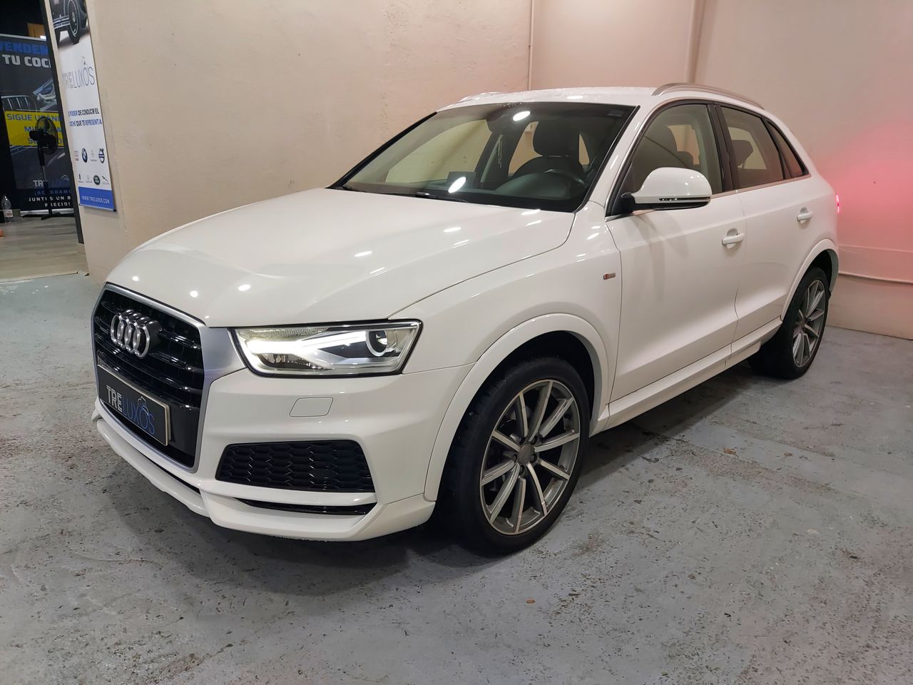 audi q3 2017 /