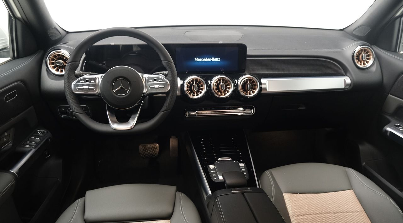 Mercedes EQB 250. - foto 11