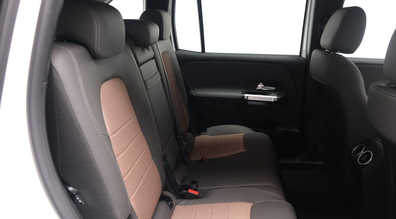 Mercedes EQB 250. - foto 14