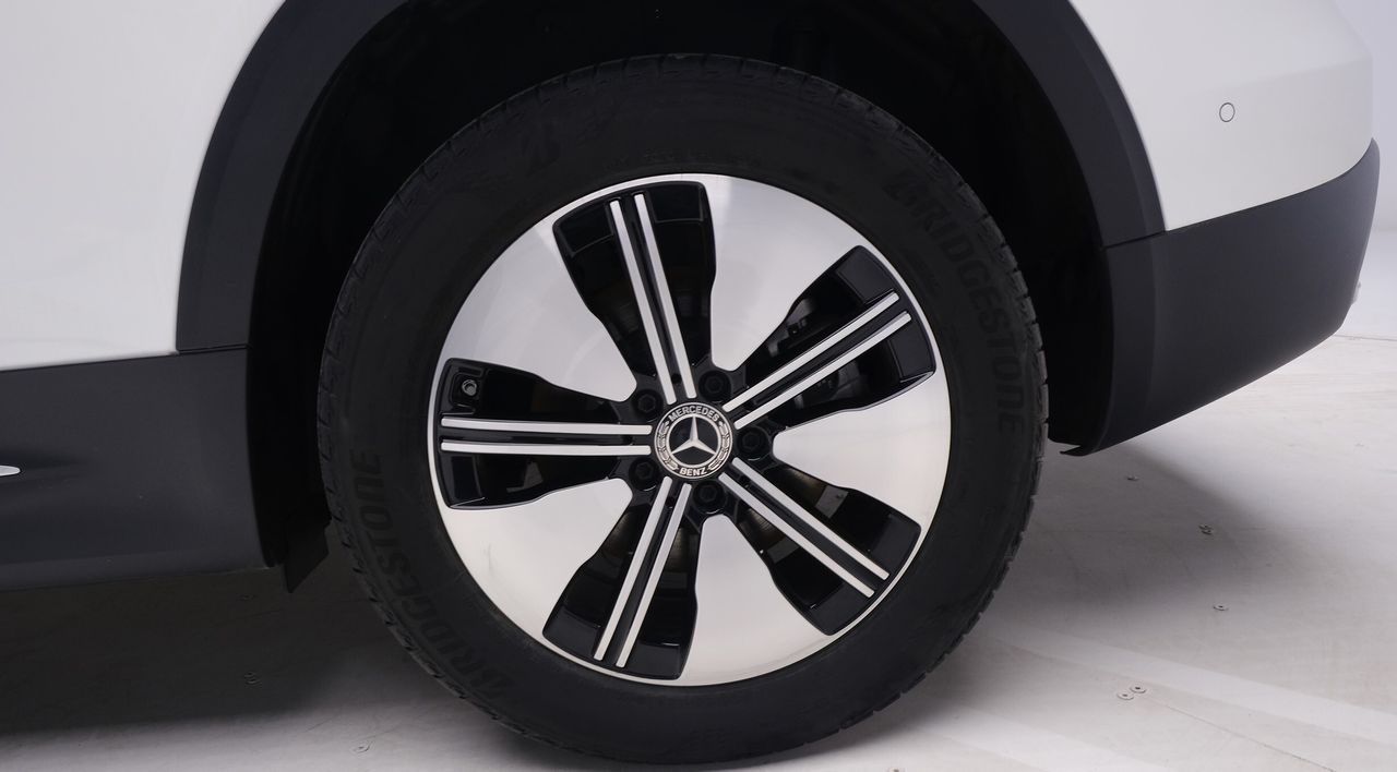 Mercedes EQB 250. - foto 15