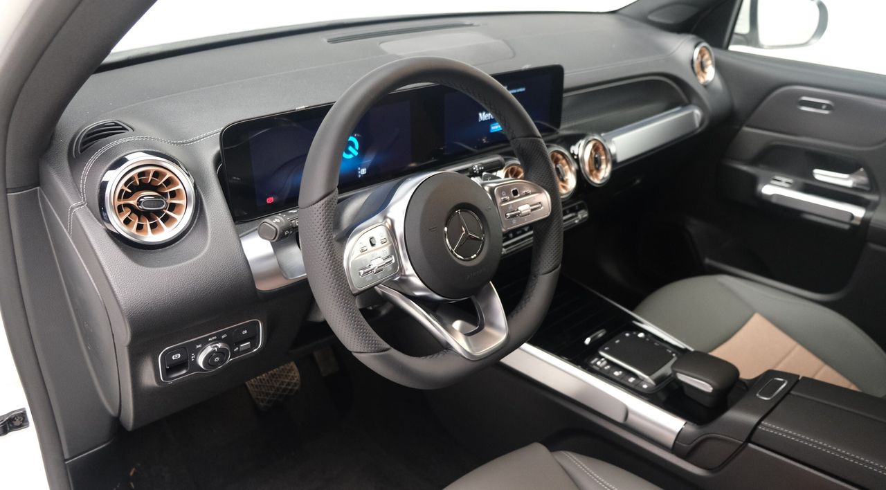 Mercedes EQB 250. - foto 9