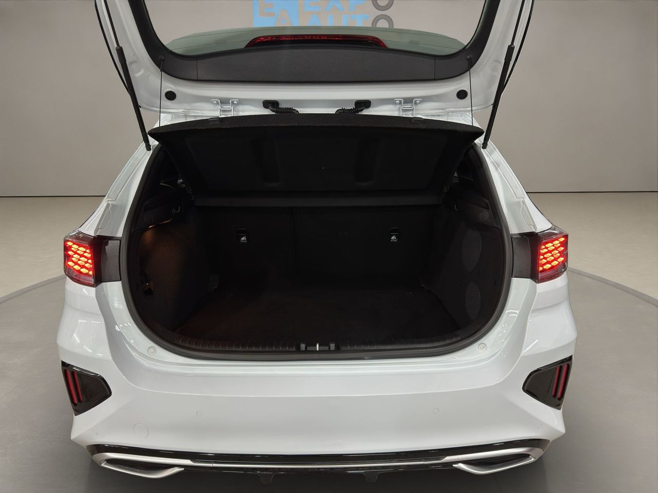 Kia Ceed 1.5 MHEV 118kW (160CV) GT Line DCT - Foto 2