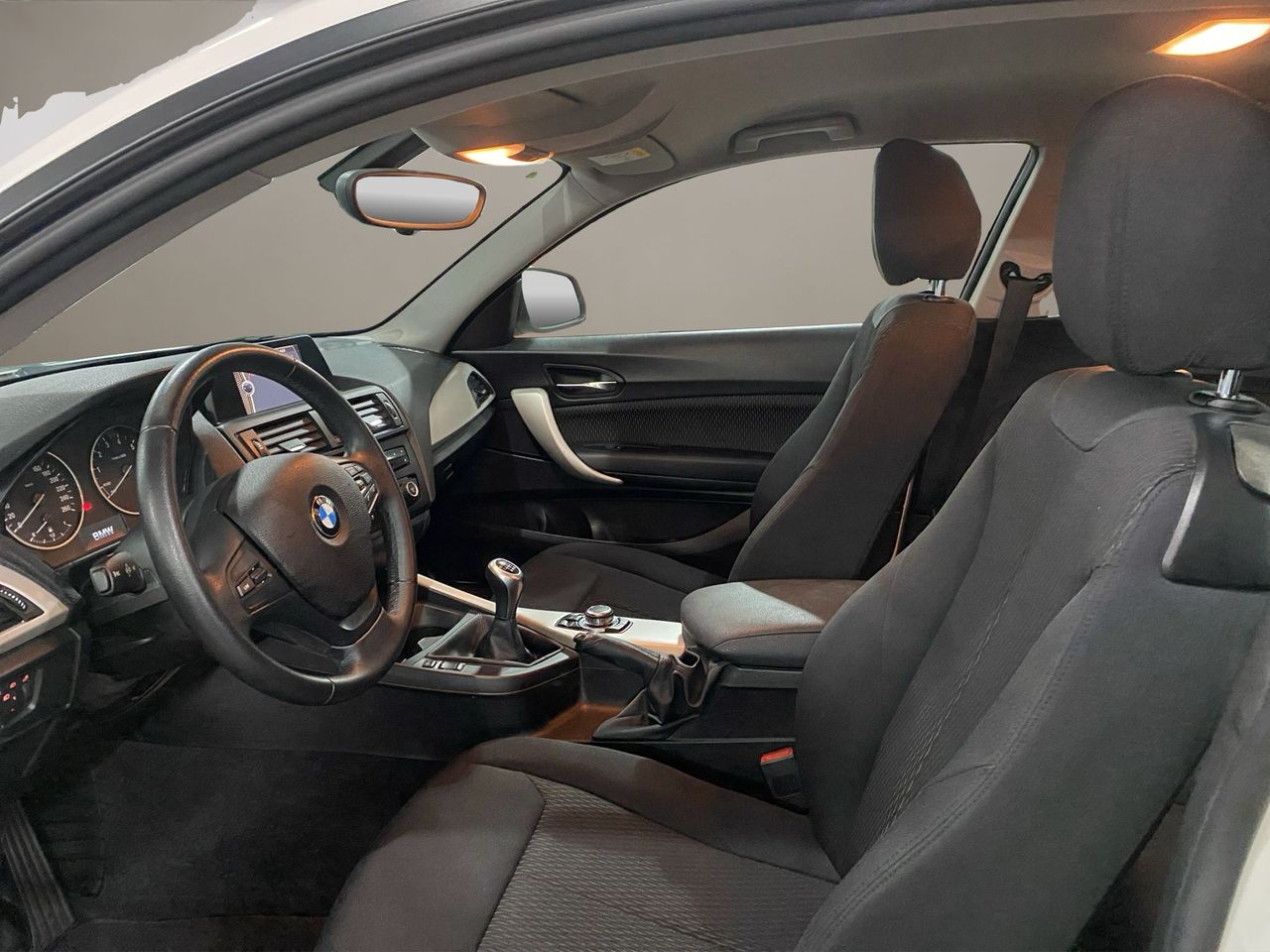 BMW Serie 1 114i Advance plus luxury - Foto 2