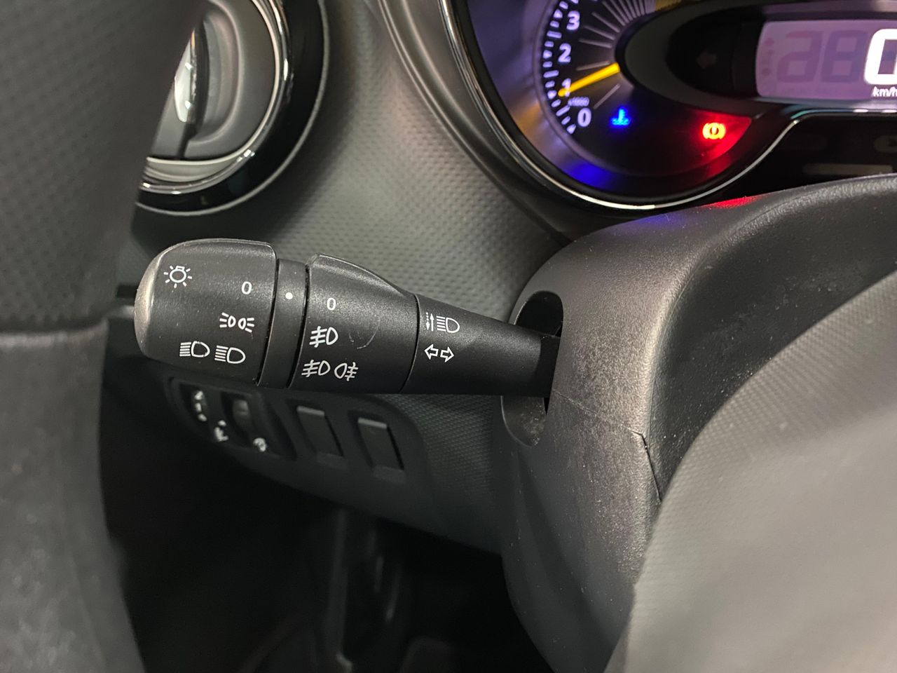 Renault Captur Zen TCe 120 - Foto 2