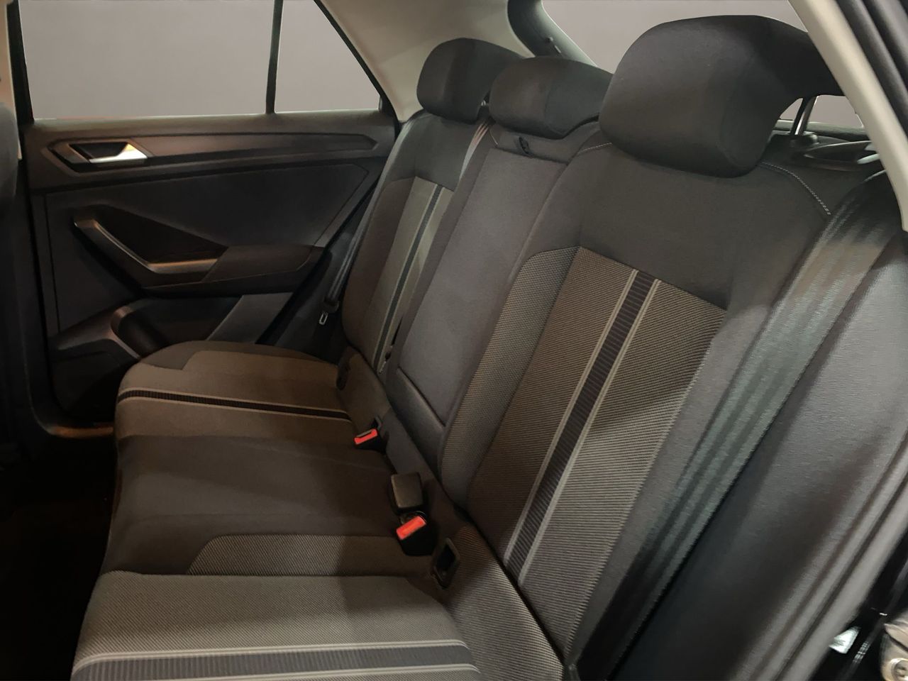 Volkswagen T-Roc R-Line 1.5 TSI 110kW (150CV) - Foto 2