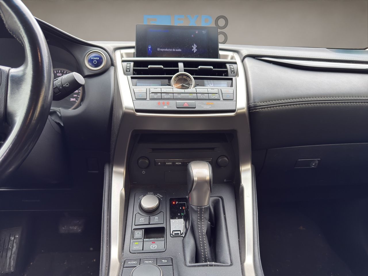 Lexus NX 2.5 300h  - Foto 2