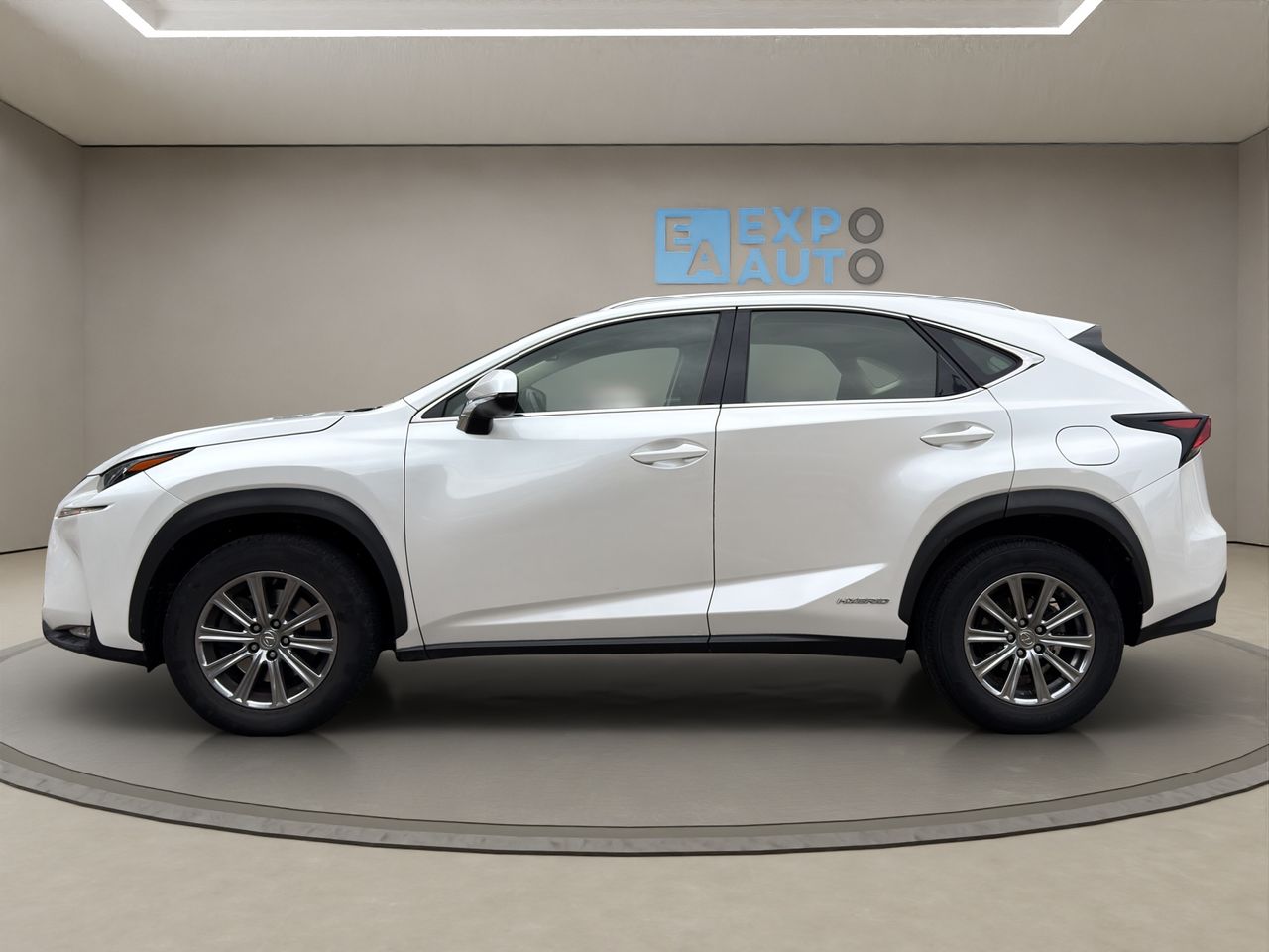 Lexus NX 2.5 300h  - Foto 2