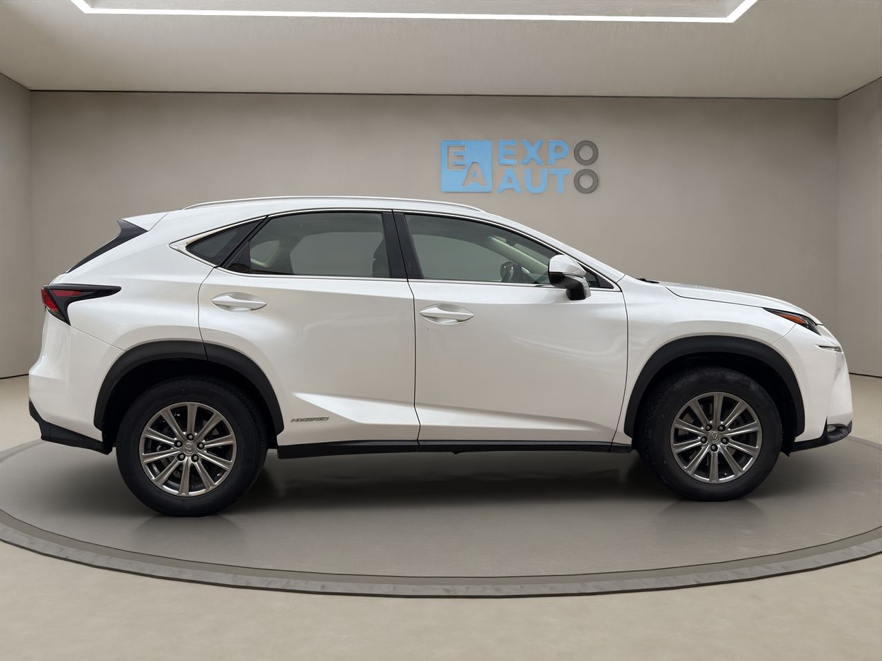 Lexus NX 2.5 300h  - Foto 2