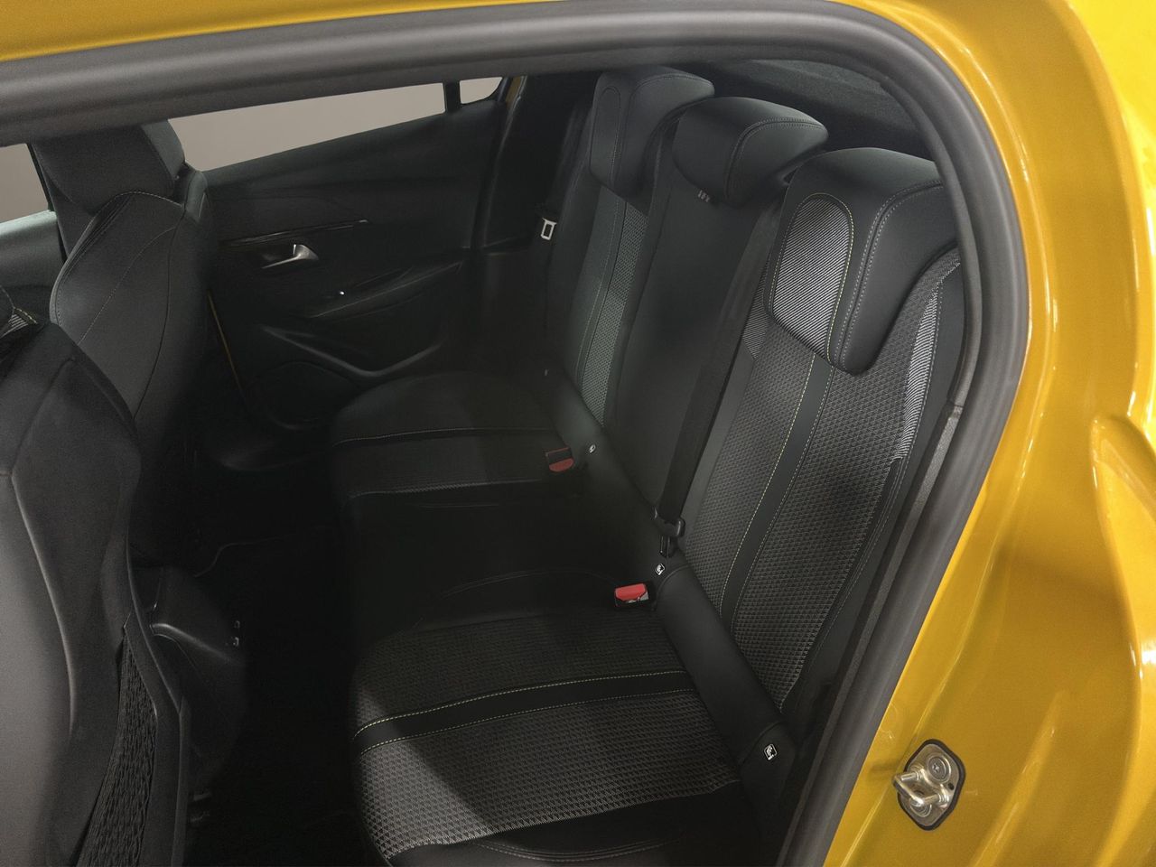 Peugeot e-208 Eléctrico GT - Foto 2