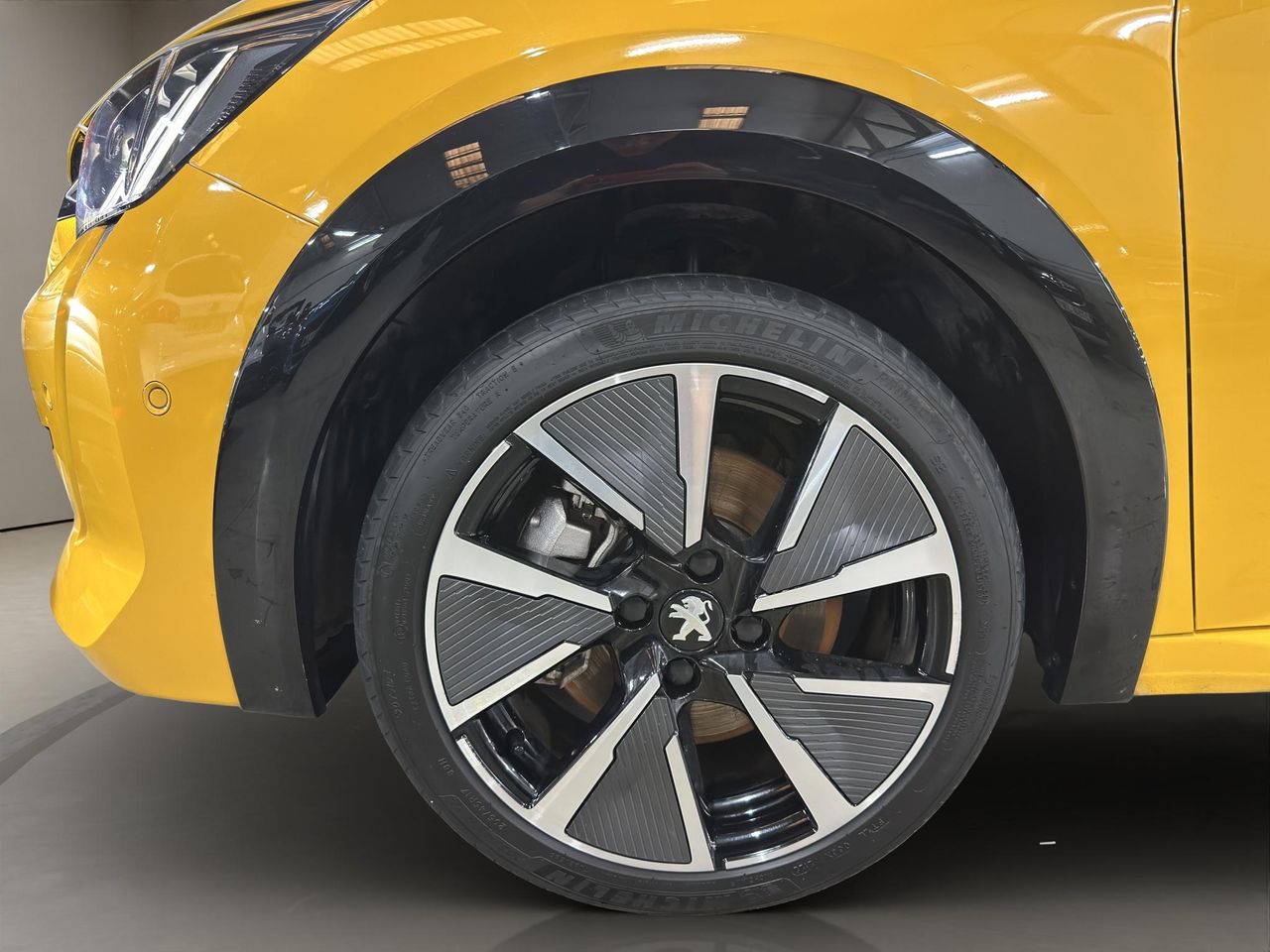 Peugeot e-208 Eléctrico GT - Foto 2