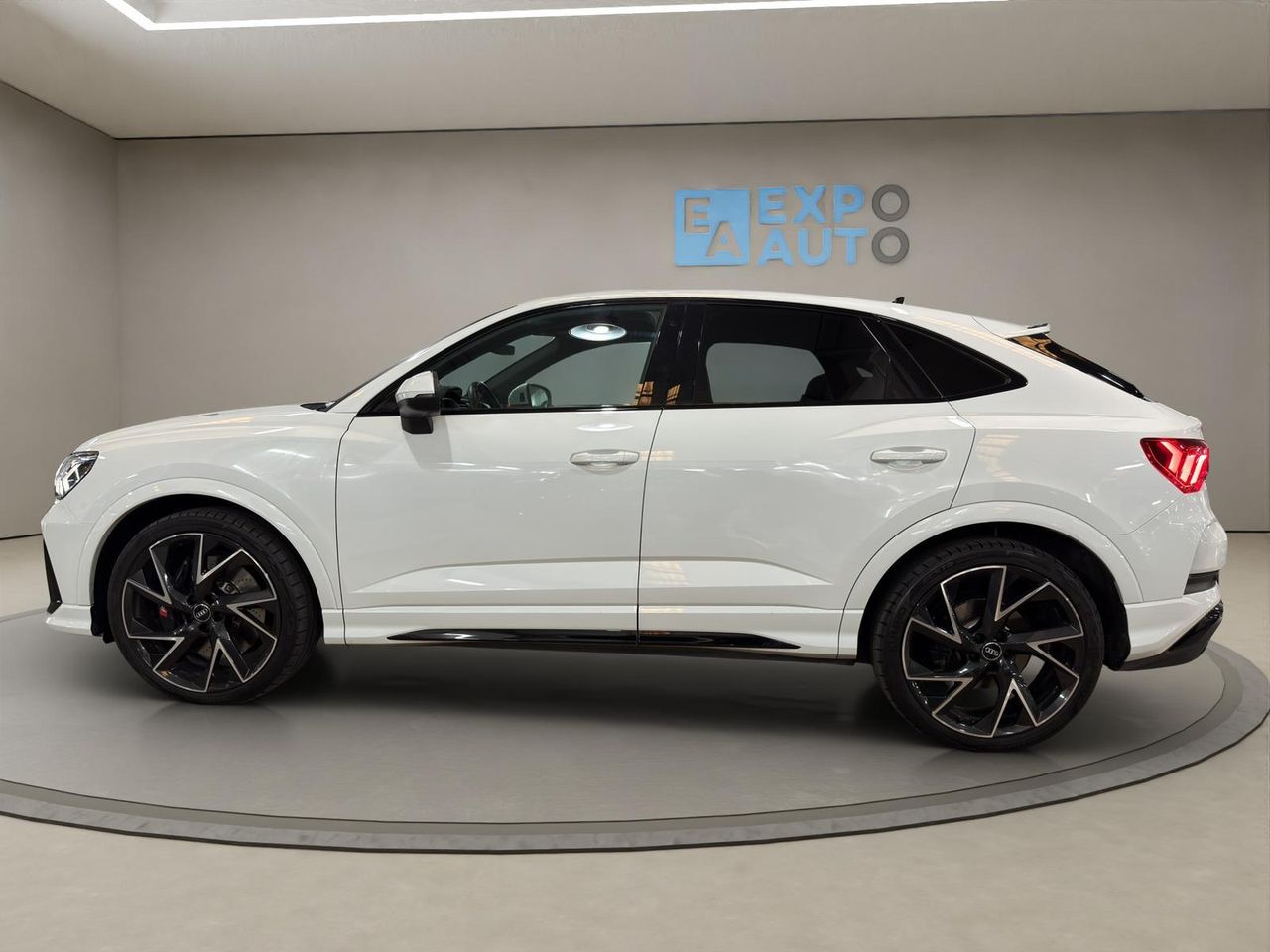 Audi Q3 RS 2.5 TFSI quattro - Foto 2