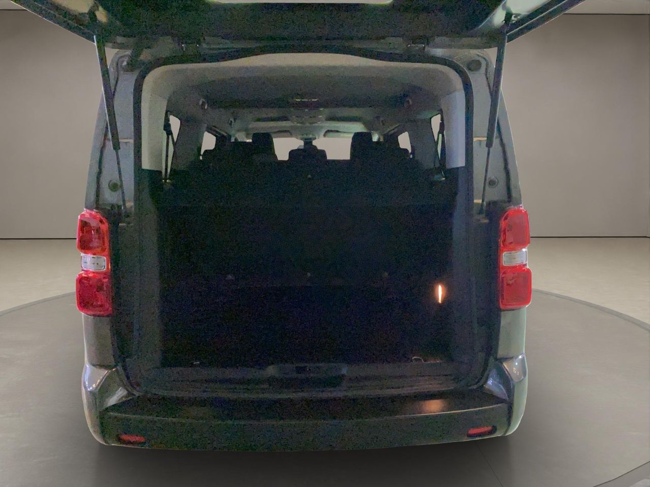 Peugeot Traveller Business 1.5 BlueHDi 120 Long  - Foto 2