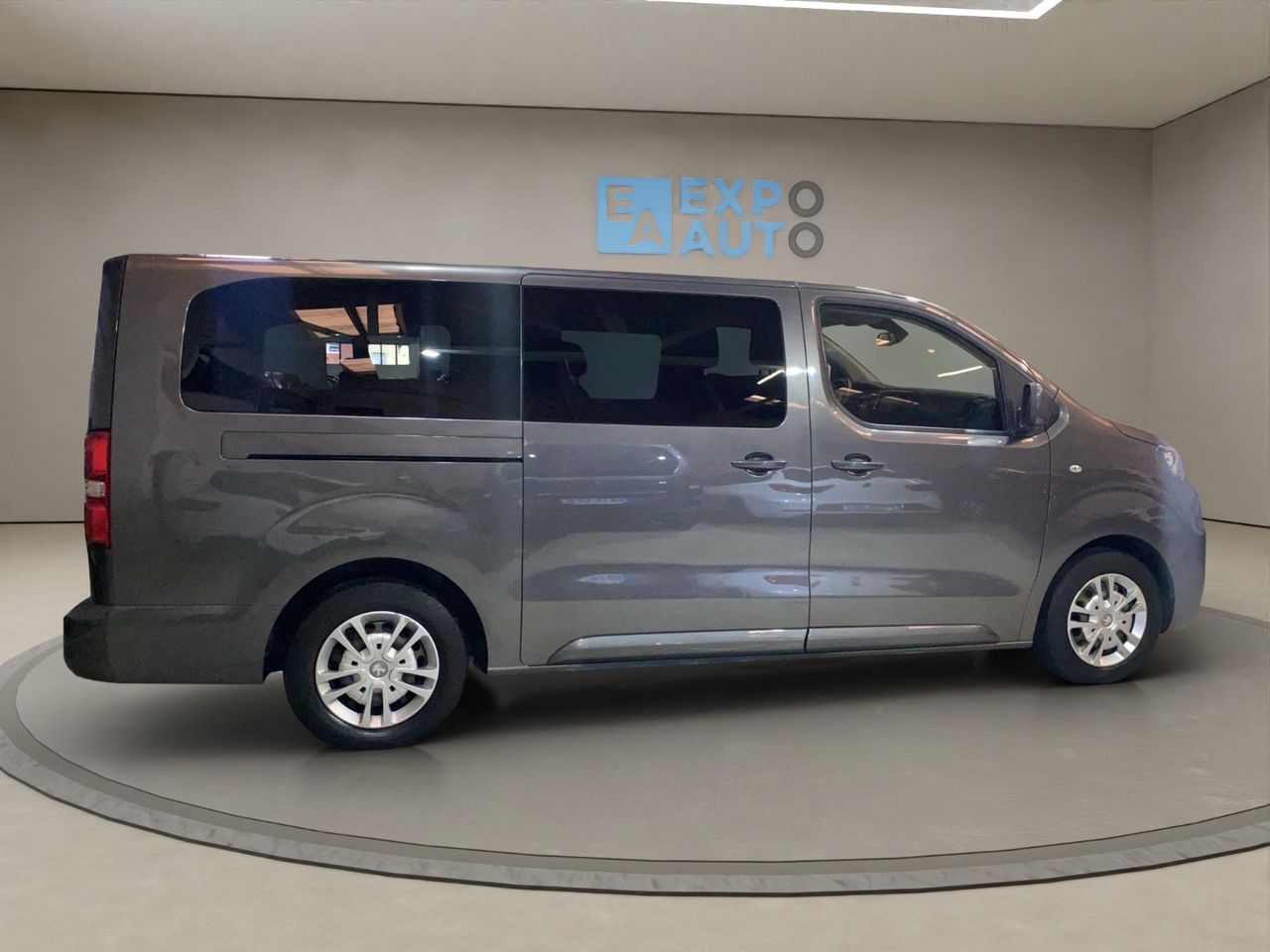 Peugeot Traveller Business 1.5 BlueHDi 120 Long  - Foto 2