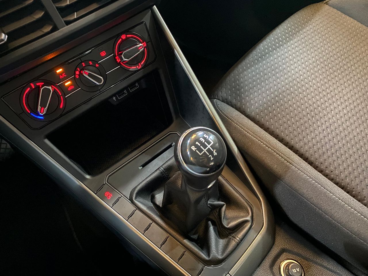 Volkswagen Polo Advance 1.0 TSI 70kW (95CV) - Foto 2