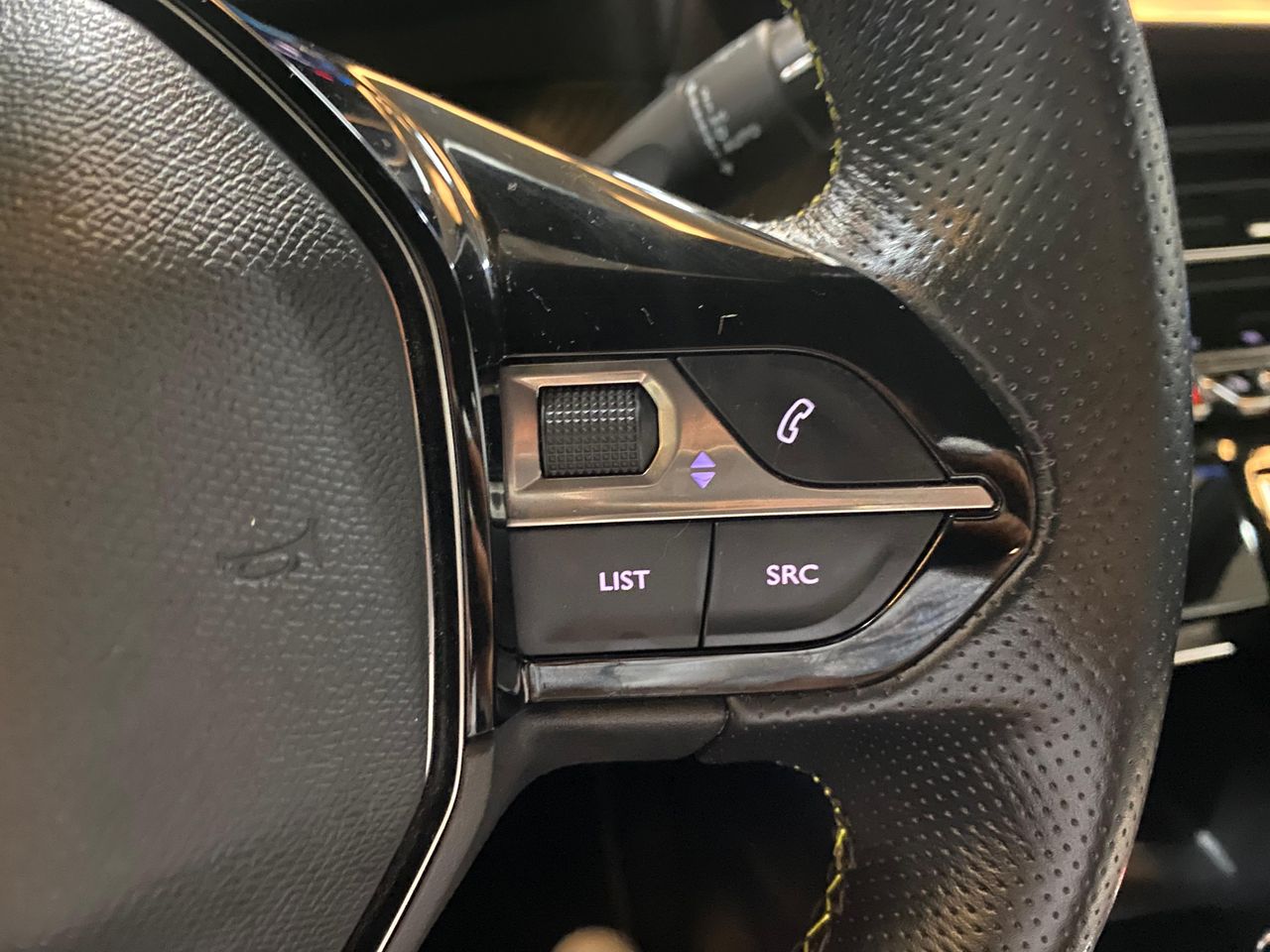 Peugeot e-208 Eléctrico GT - Foto 2