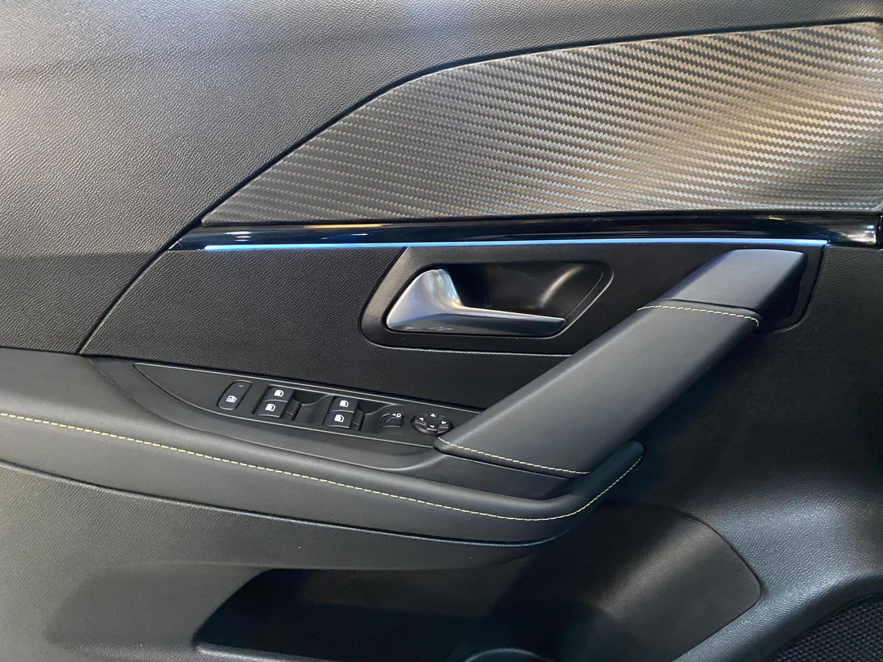 Peugeot e-208 Eléctrico GT - Foto 2