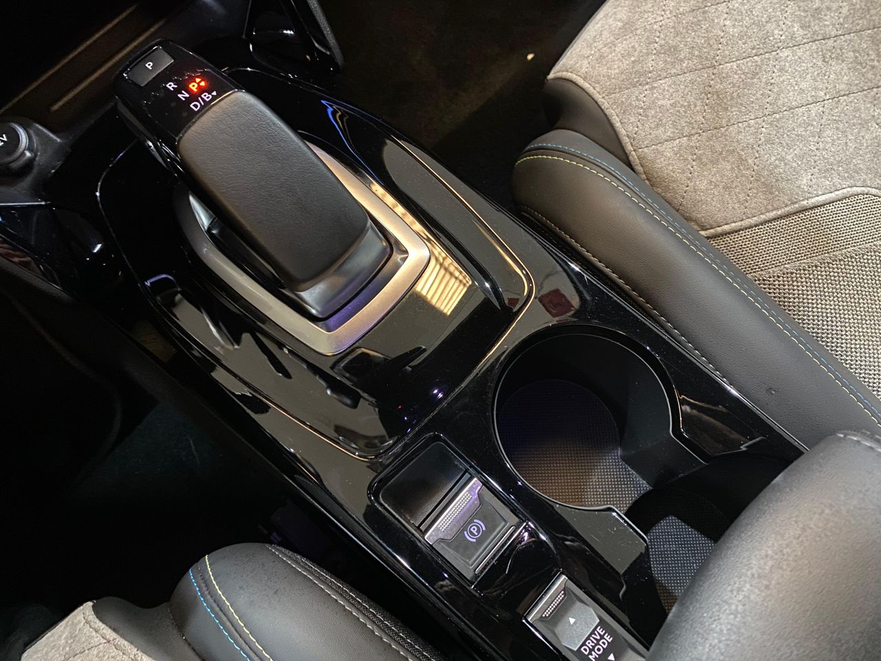 Peugeot e-208 Eléctrico GT - Foto 2