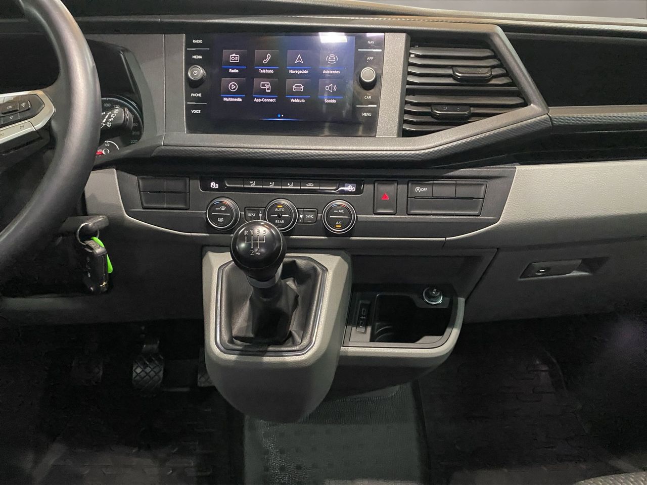 Volkswagen Caravelle kombi 9 plazas  - Foto 2