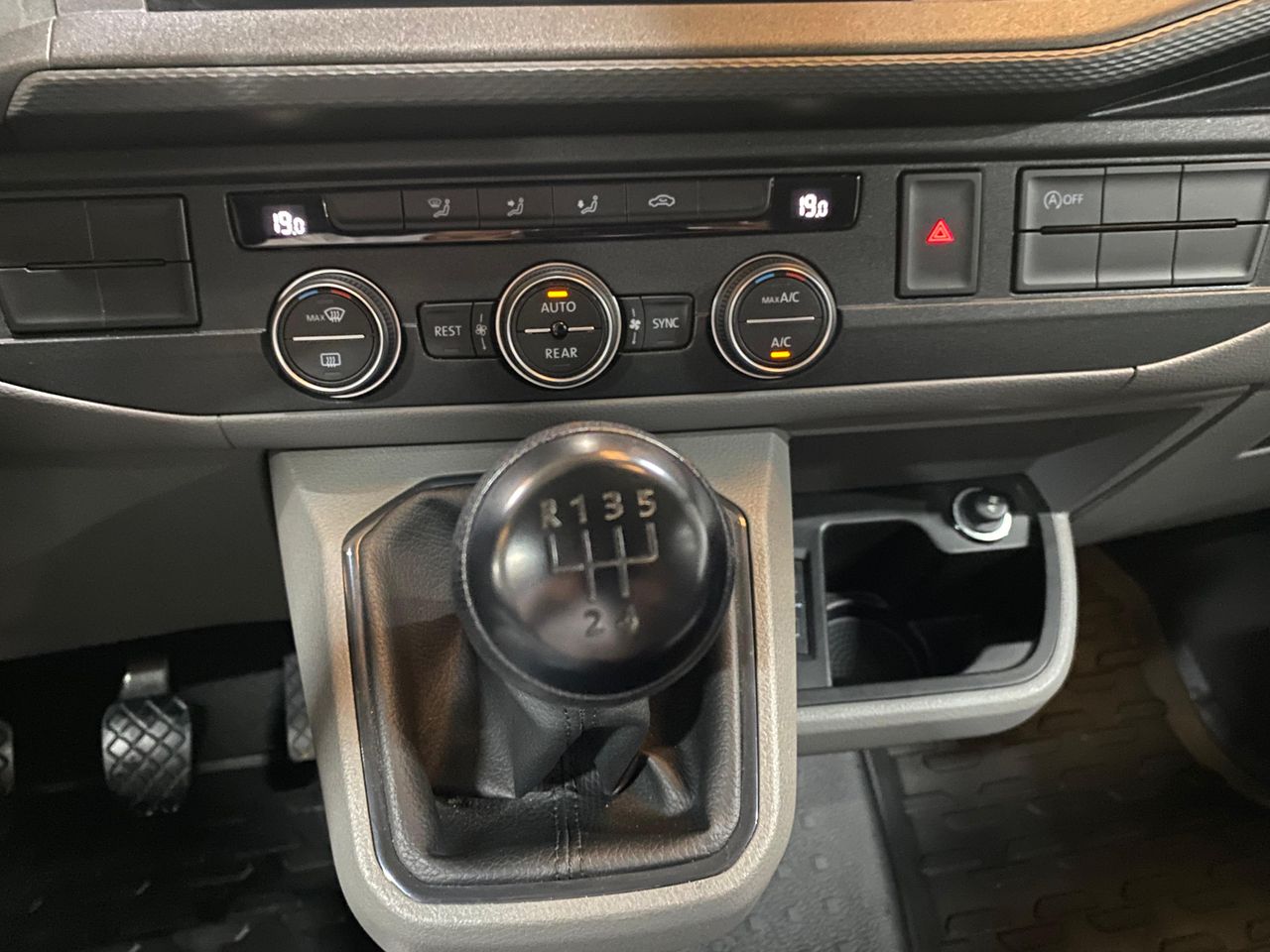 Volkswagen Caravelle kombi 9 plazas  - Foto 2