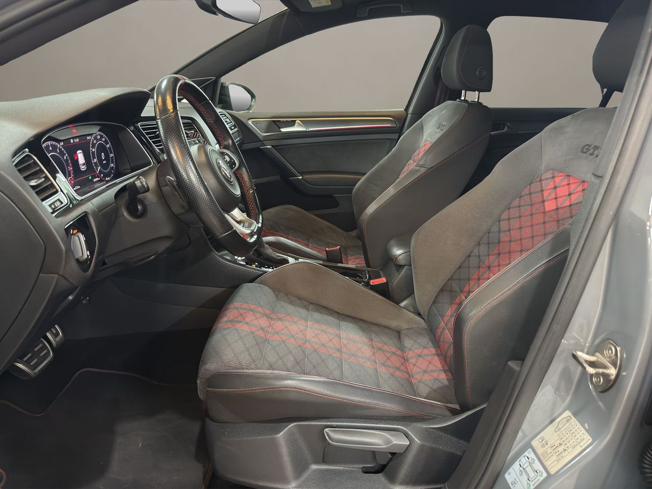 Volkswagen Golf GTI TCR 2.0 TSI 213kW(290CV) DSG - Foto 2