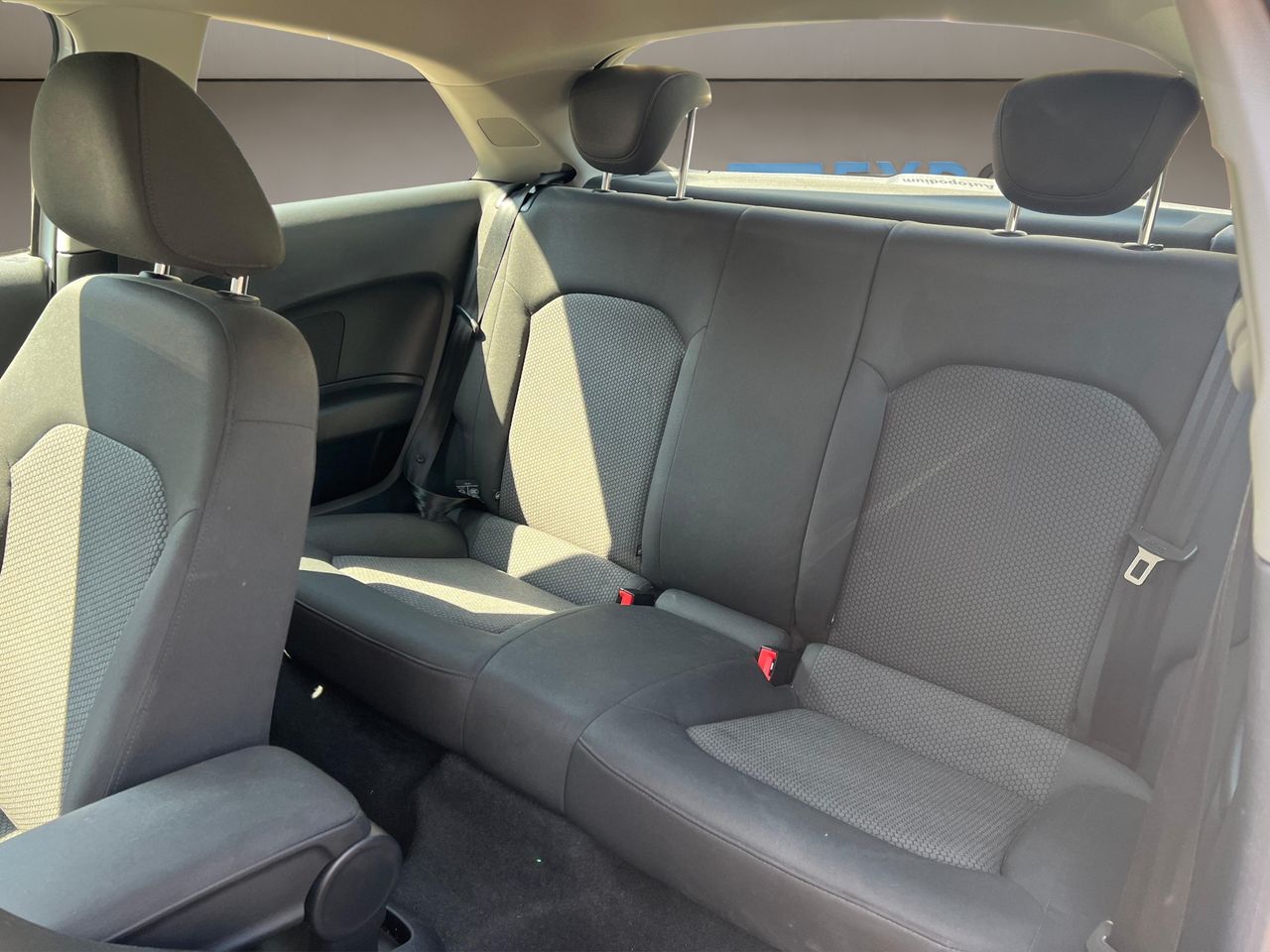 Audi A1 1.6 TDI ultra Attraction  - Foto 2