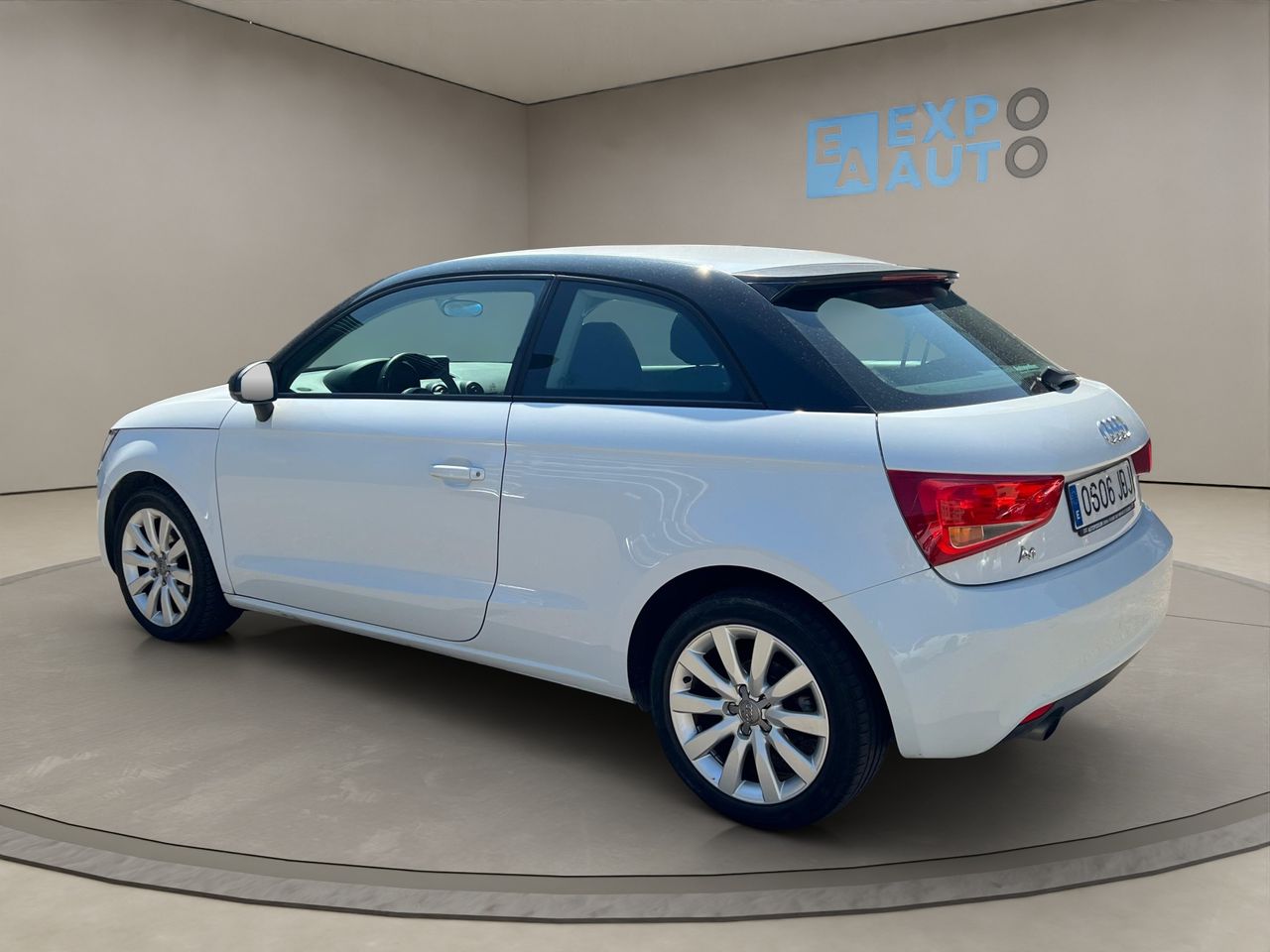 Audi A1 1.6 TDI ultra Attraction  - Foto 2