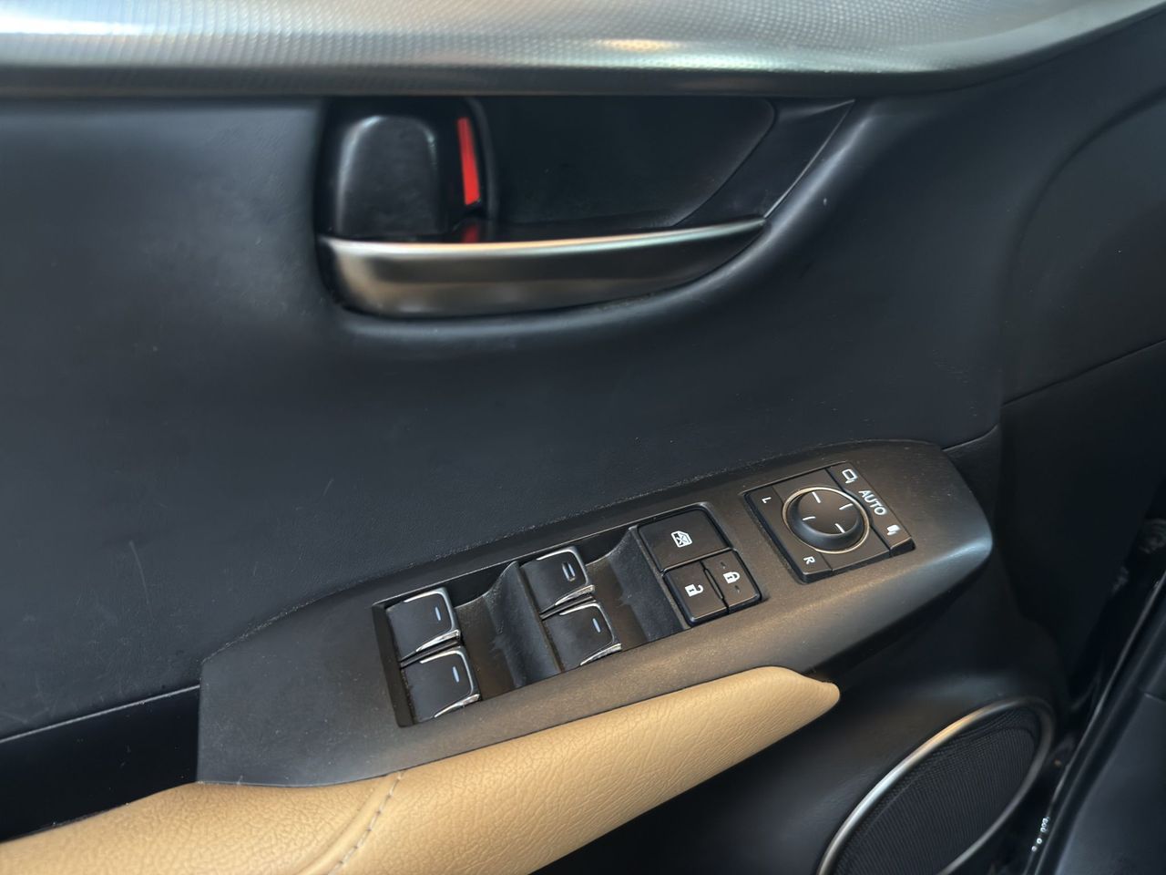 Lexus NX 2.5 300h F Sport Panorámico 4WD - Foto 2