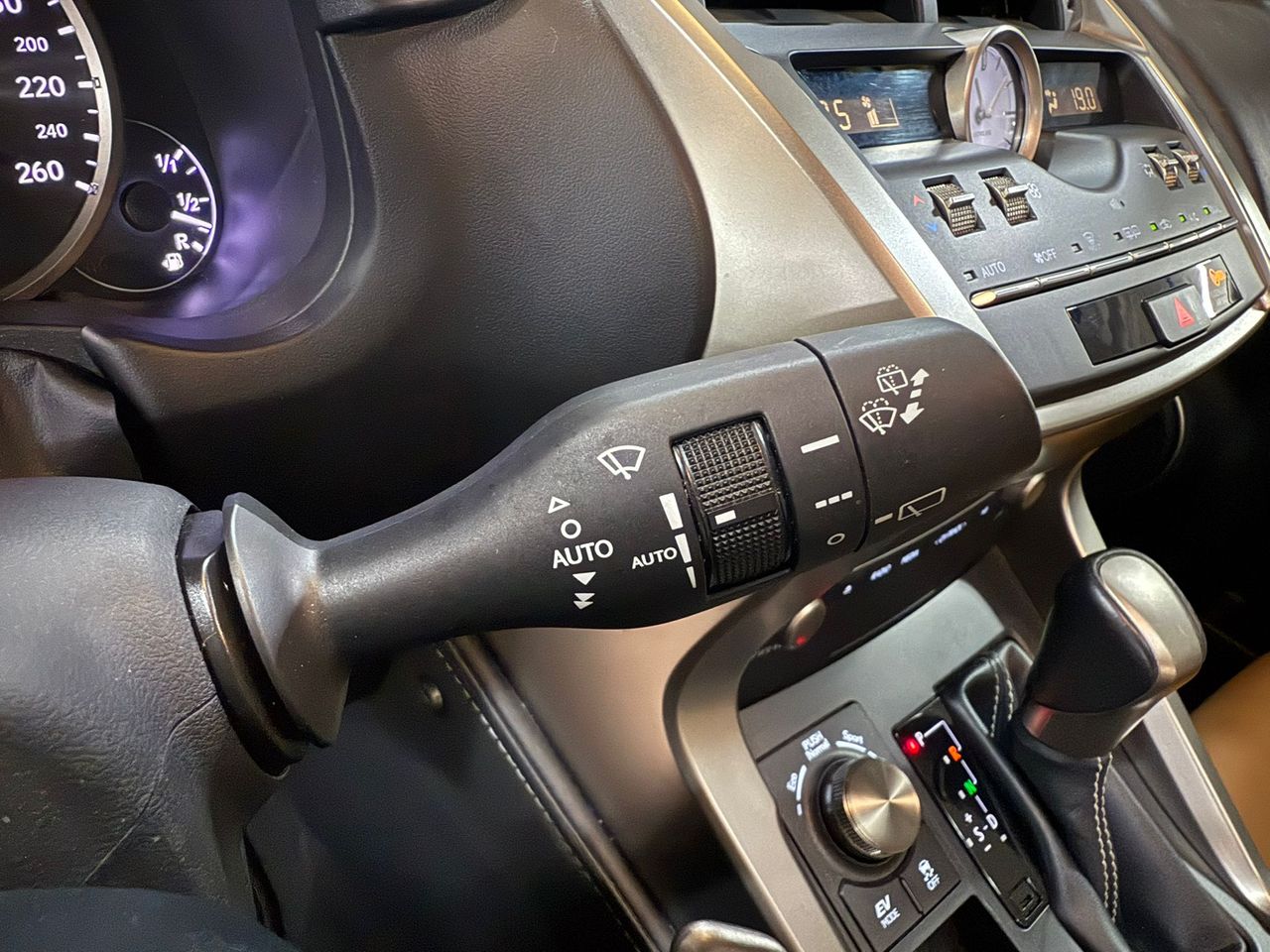 Lexus NX 2.5 300h F Sport Panorámico 4WD - Foto 2
