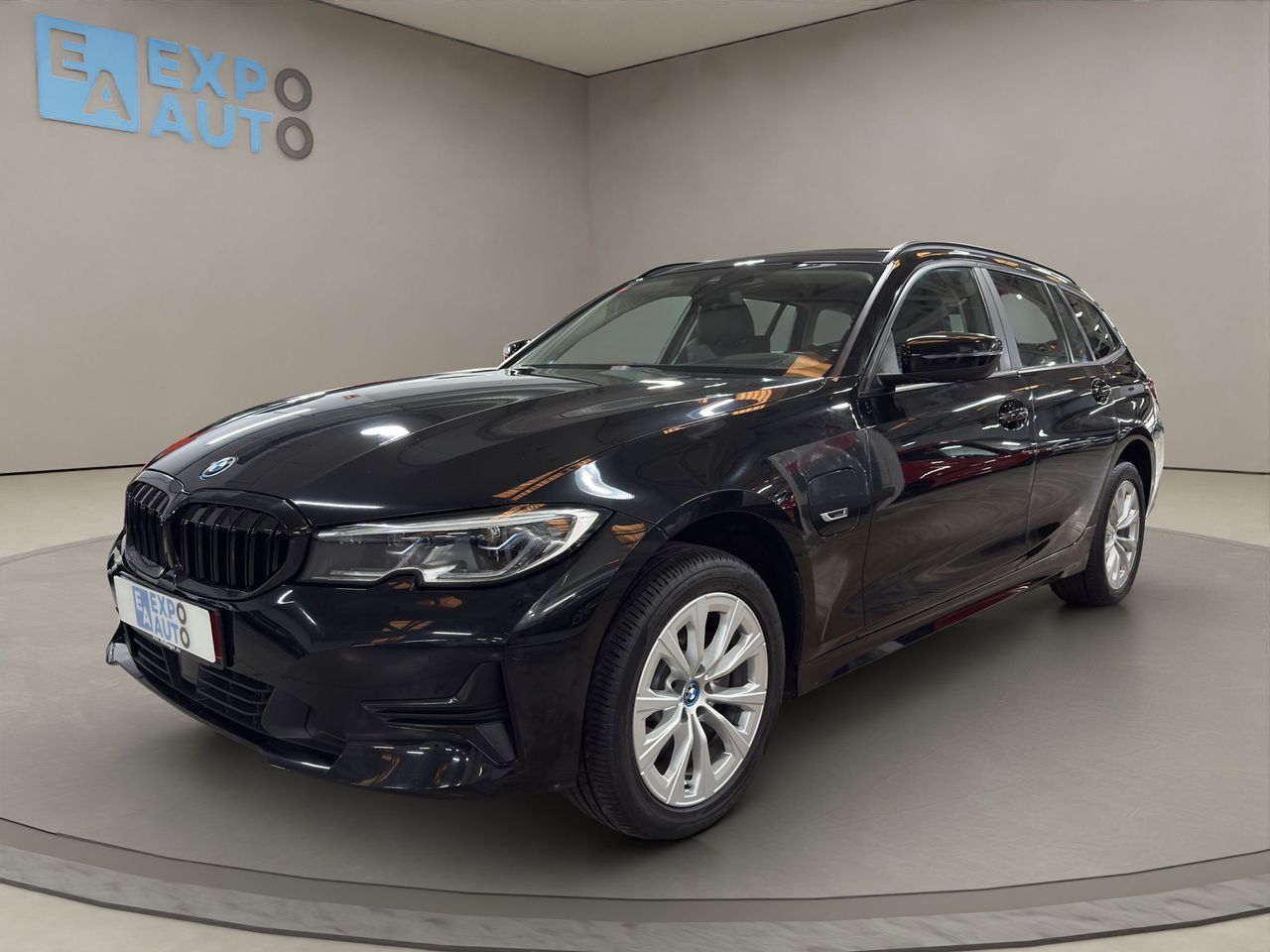 BMW Serie 3 330e xDrive Touring - Foto 2